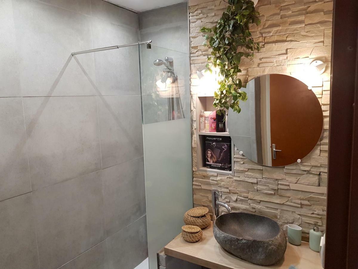 Au Petit Thai - T2 Avec Balcon - Montpellier Centre Appartement Buitenkant foto